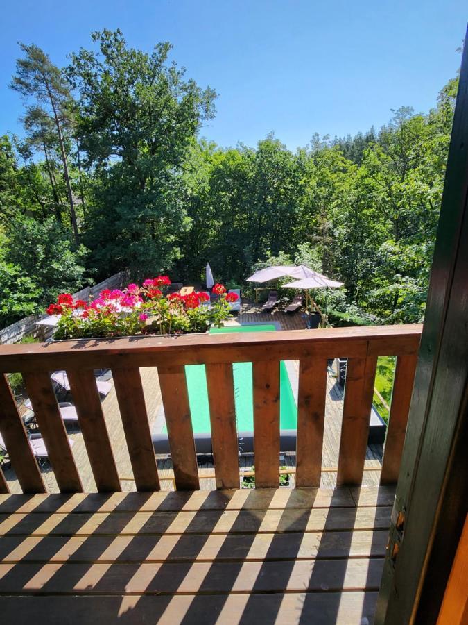 Le Chalet Du Cerf - Chambre D'Hote Somme-Leuze Exterior foto
