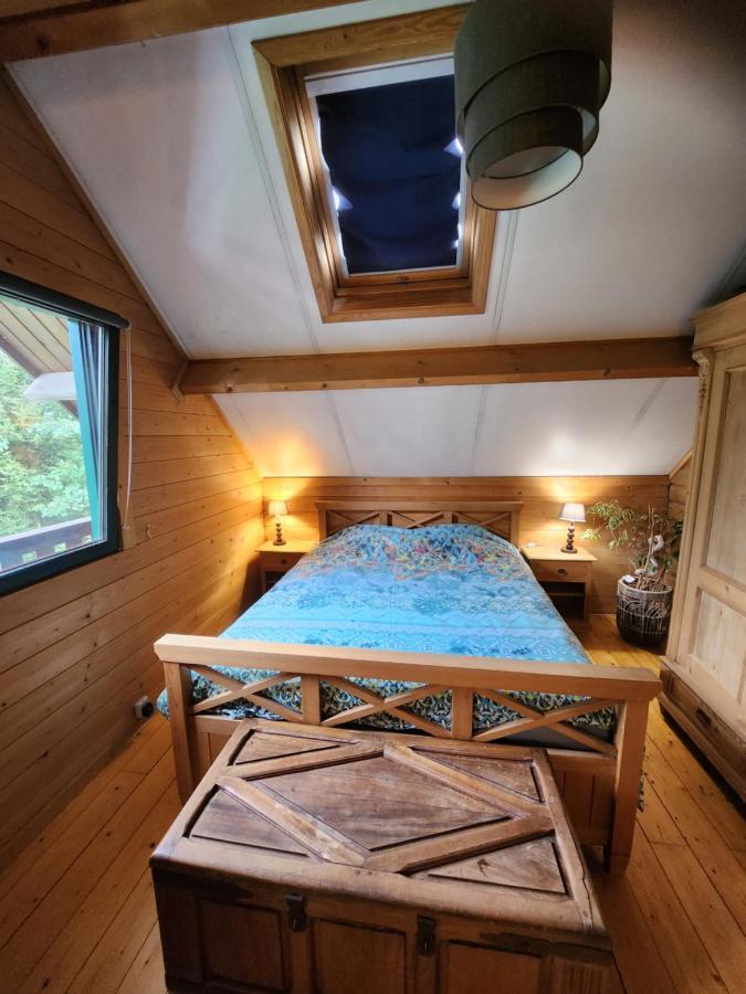 Le Chalet Du Cerf - Chambre D'Hote Somme-Leuze Exterior foto